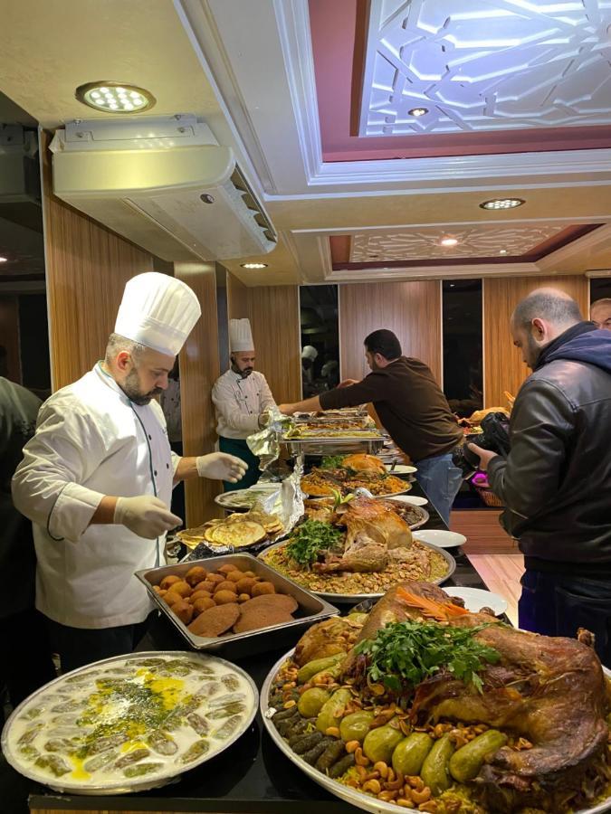 Rest Hills Hotel Аман Екстериор снимка